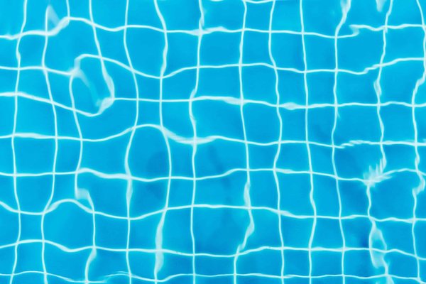 Quelles sont les astuces pour une utilisation sécurisée de la piscine la nuit ?